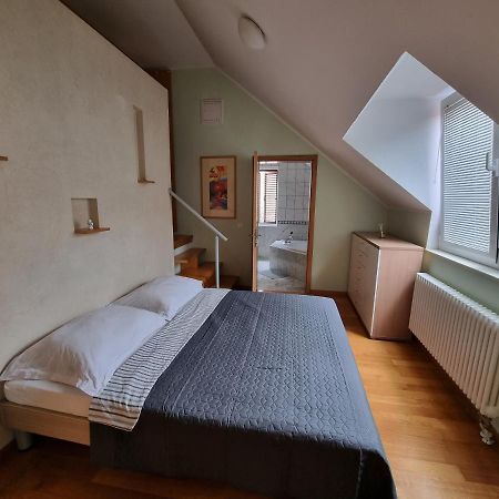 Appartamento L'Oro Di Napoli Zagreb Bagian luar foto
